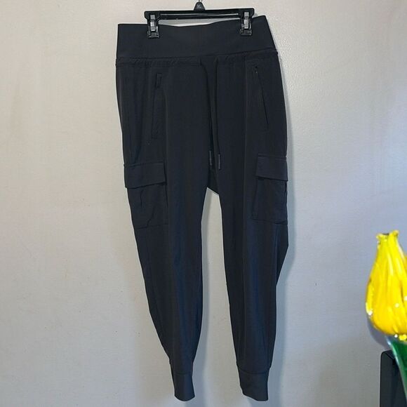 EXCELLENT CONDITION WOMEN’S SIZE 4 ATHLETA SUTTON CARGO JOGGERS - Picture 2 of 9